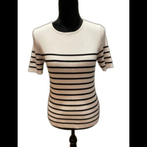 Zesica Sweater Size XL Fits Like Medium Cream Black Striped  Short Sleeve Casual